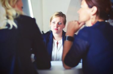 Seguir Dicas de Terceiros está fazendo Você Perder Muito Dinheiro